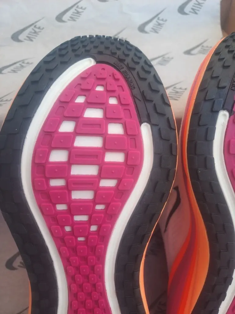 Used Nike Vomero Plus Run bike — image 12 of 12
