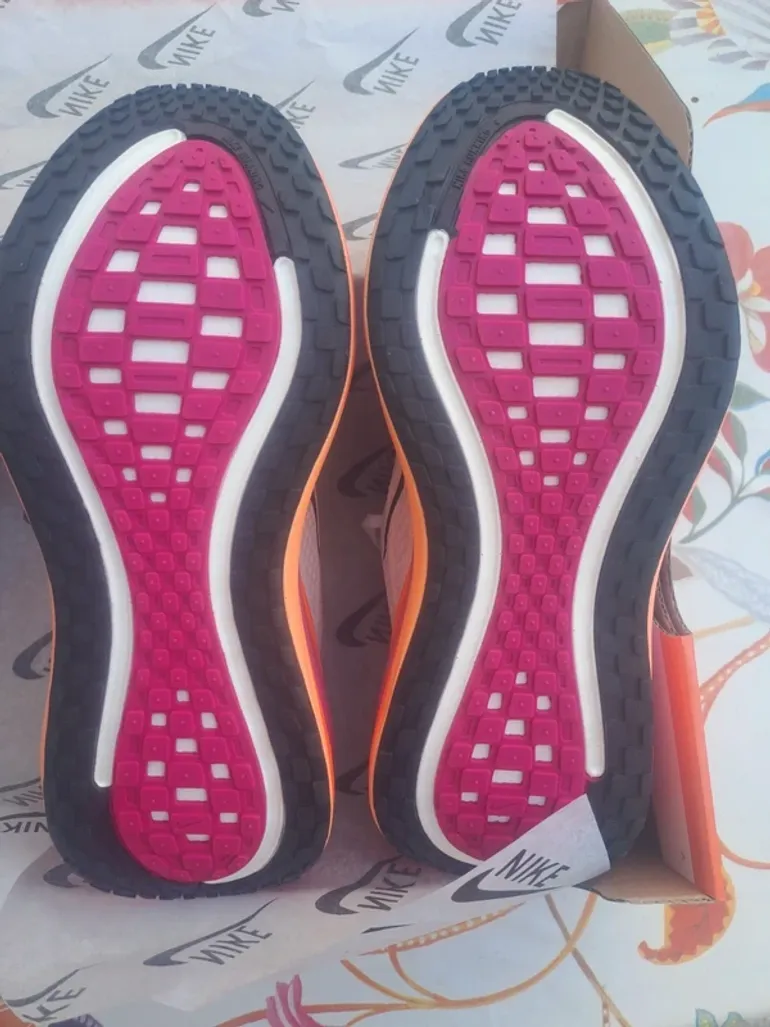Used Nike Vomero Plus Run bike — image 11 of 12