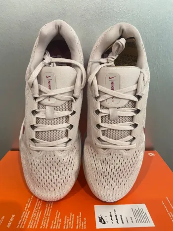Tweedehands Nike Air Winflo 11 bike — afbeelding 2 van 9