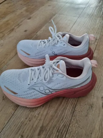 Saucony Hurricane 25 bike d'occasion — image 2 sur 3