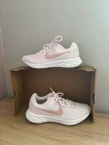 Nike Revolution 6 NN Running Shoes d'occasion