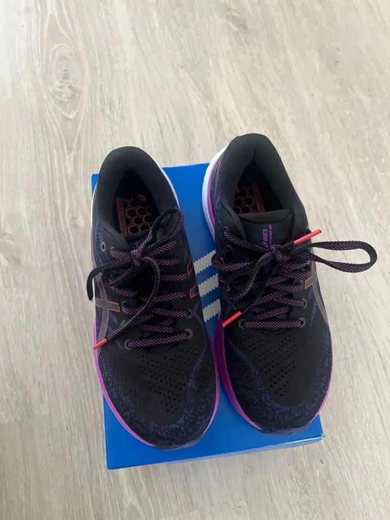 Tweedehands Asics Running Shoes bike — afbeelding 2 van 8