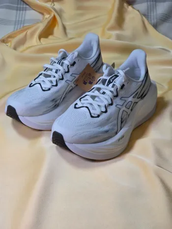 Used Ideal Superblast 3 Running Shoes