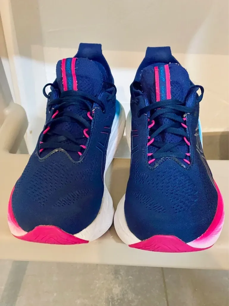 Used Asics Gel Nimbus 25 bike — image 3 of 10