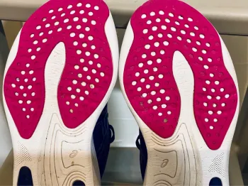 Used Asics Gel Nimbus 25 bike — image 9 of 10