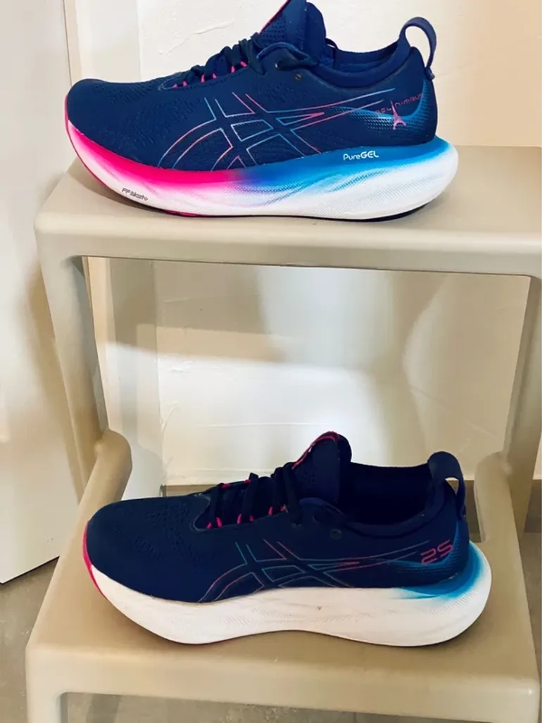 Used Asics Gel Nimbus 25 bike — image 2 of 10