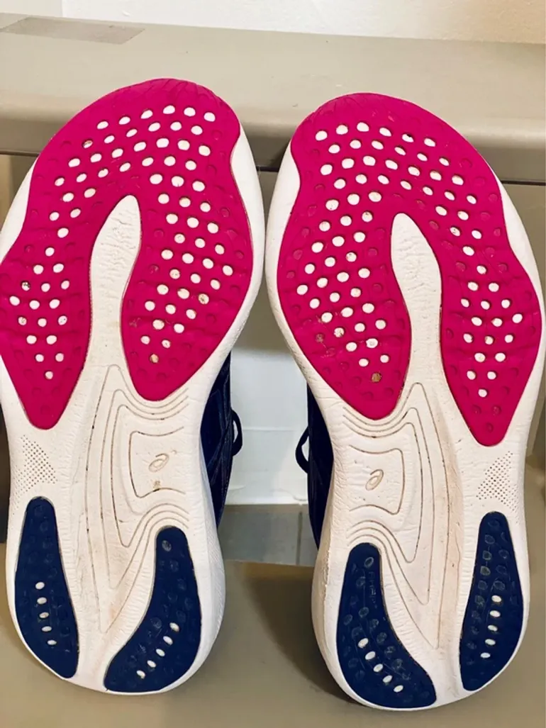 Used Asics Gel Nimbus 25 bike — image 8 of 10