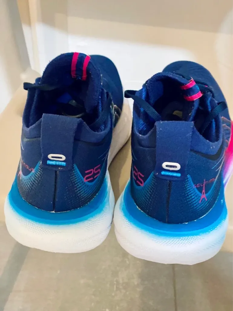 Used Asics Gel Nimbus 25 bike — image 4 of 10
