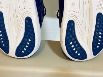 Used Asics Gel Nimbus 25 bike — image 10 of 10