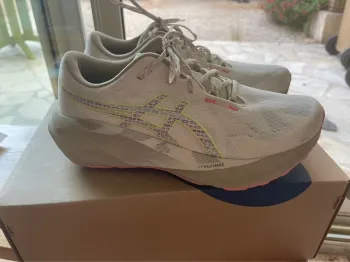 Brugt Asics Novablast TR 5 Running Shoes