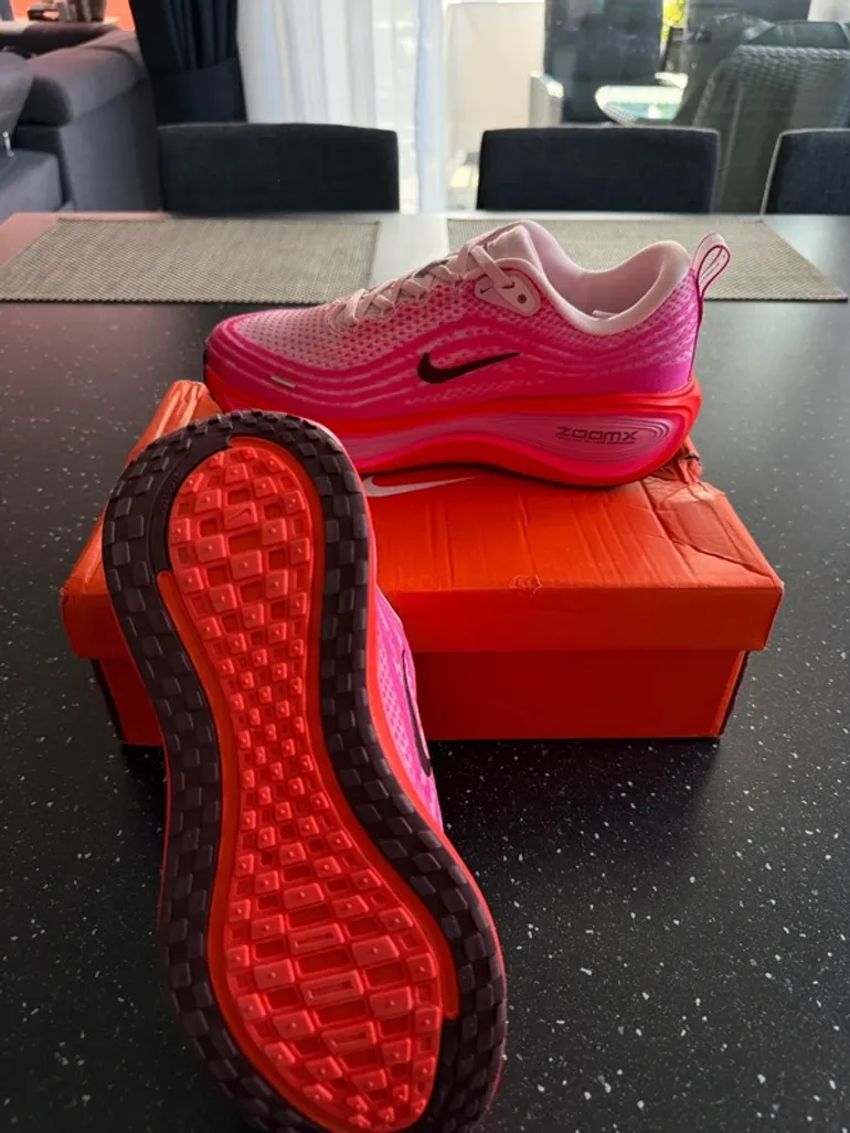 Käytetty Nike ZoomX bike — kuva 2 / 4