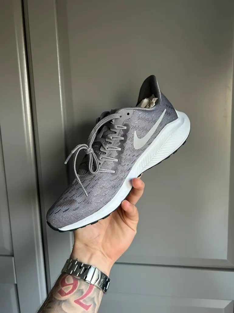 Tweedehands Nike Air Zoom Vomero bike — afbeelding 3 van 6