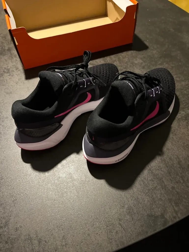 Nike Air Zoom Vomero 16 bike de segunda mano — imagen 9 de 12