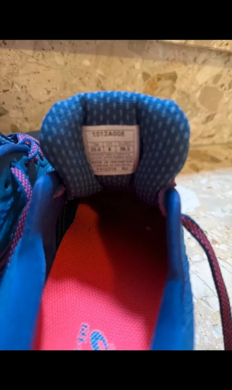 Tweedehands Asics Sport Schuhe bike — afbeelding 2 van 3