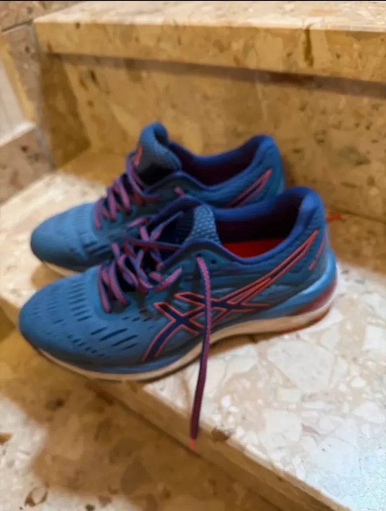 Tweedehands Asics Sport Schuhe bike — afbeelding 3 van 3