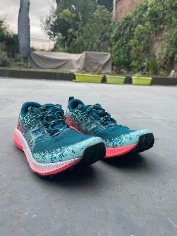 Used Proper Asics Trailrunning Shoes bike — image 2 of 7
