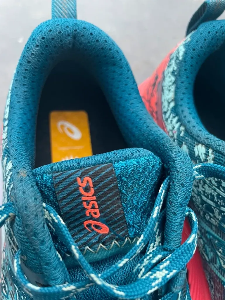 Used Proper Asics Trailrunning Shoes bike — image 6 of 7