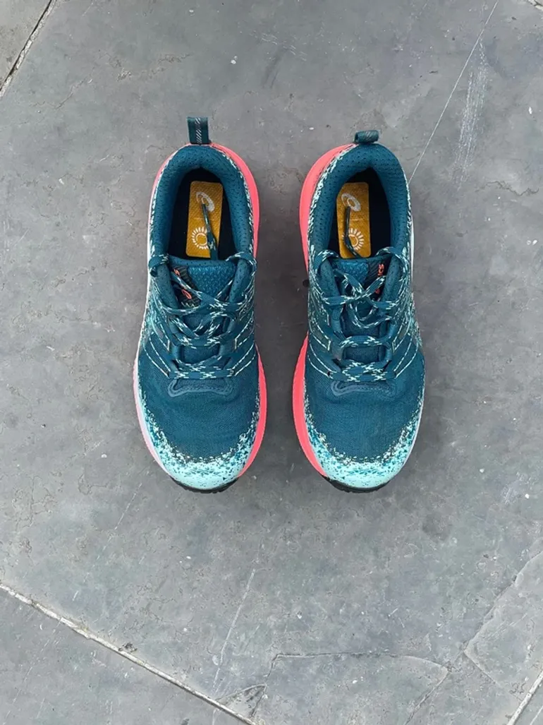Used Proper Asics Trailrunning Shoes bike — image 5 of 7