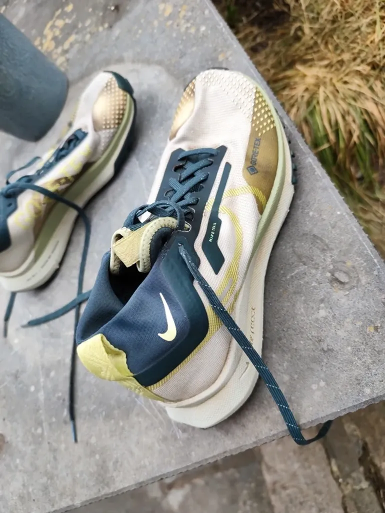 Nike Trail Running Shoes Gore-Tex bike usato — immagine 2 di 6