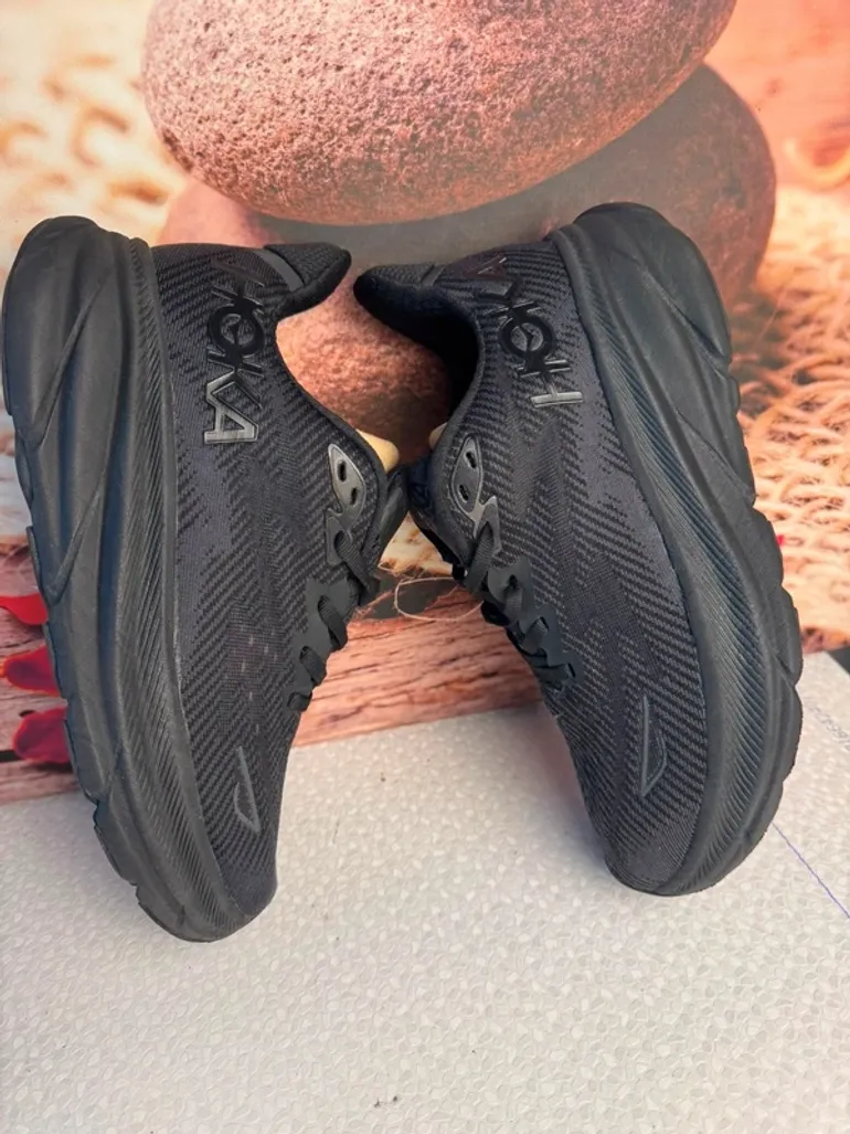 Hoka Clinton 9 bike d'occasion — image 2 sur 8