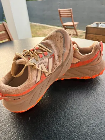 Gebrauchtes New Balance Hierro V9 bike — Bild 4 von 4