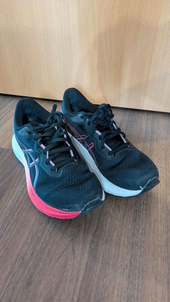 Used Asics GT-1000 Running Shoes