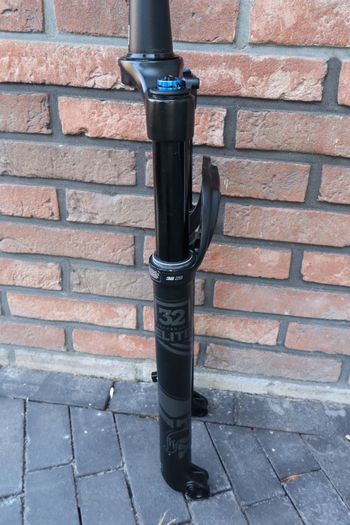 Used Fox Float Performance Elite 2020 bike — image 4 of 7