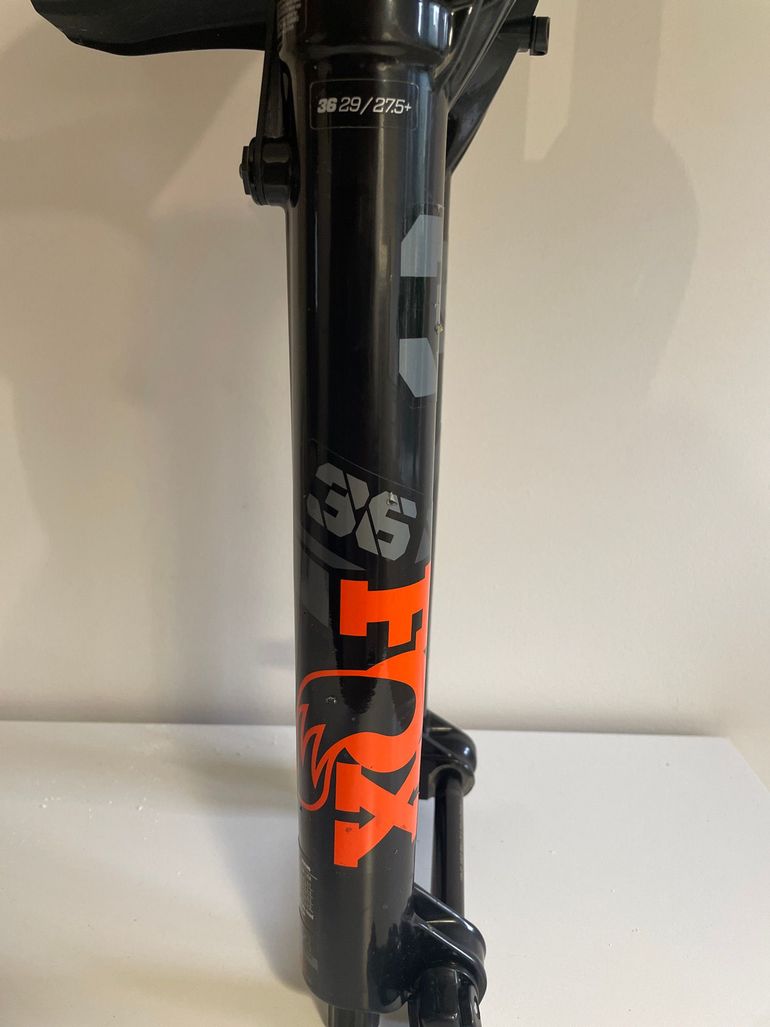 Brugt Fox 36 Factory 2024 bike — billede 2 af 11