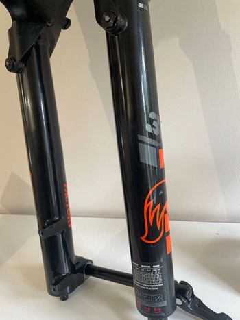 Brugt Fox 36 Factory 2024 bike — billede 9 af 11