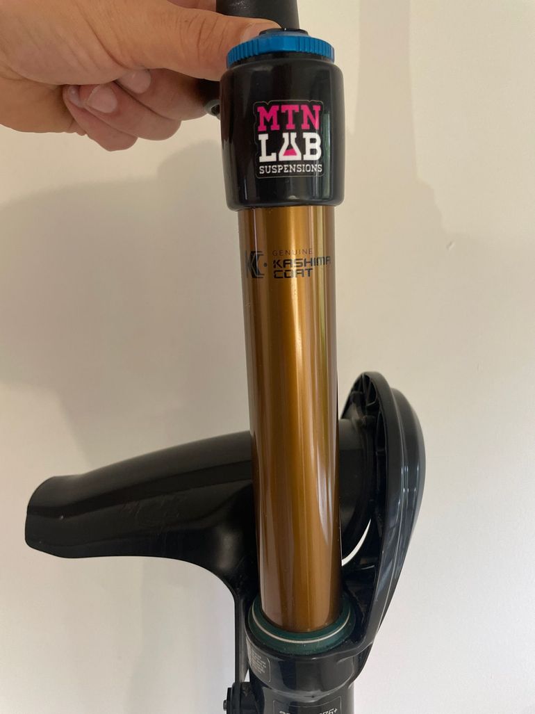 Brugt Fox 36 Factory 2024 bike — billede 6 af 11