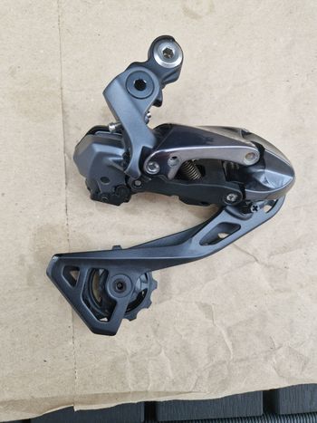 Używany Shimano Ultegra DI2 11s R8050 GS bagskifter 2025 Drivetrain & Pedals