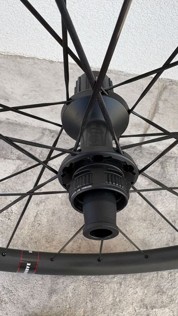 Brugt Reserve SL 34/37 mozzi DT180 2026 bike — billede 3 af 7