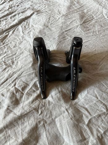 Shimano Ultegra Di2 ST-R8070 Drivetrain & Pedals d'occasion