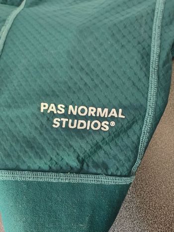 Tweedehands Pas Normal Studios Essential Bibs 2025 bike — afbeelding 6 van 6