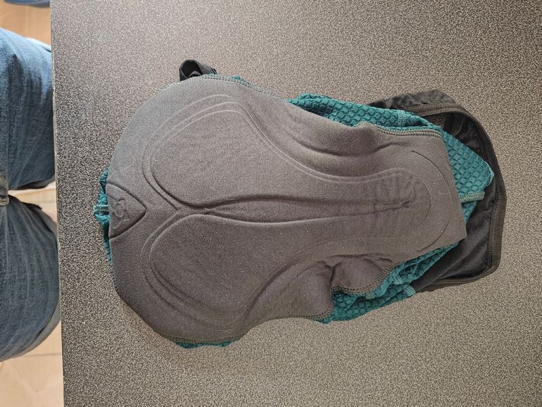 Tweedehands Pas Normal Studios Essential Bibs 2025 bike — afbeelding 3 van 6