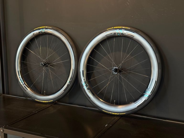 Brugt Enve SES 4.5 Wheels 2025 bike — billede 4 af 8