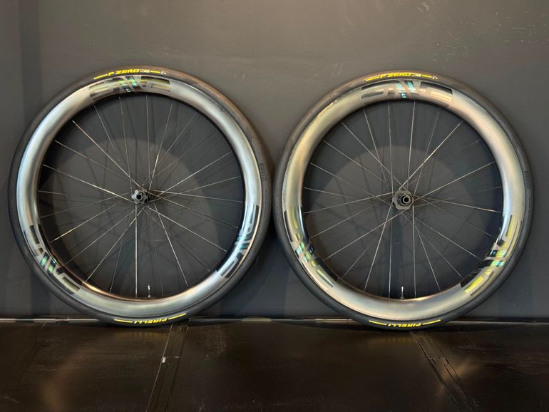 Brugt Enve SES 4.5 Wheels 2025 bike — billede 3 af 8