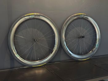 Brugt Enve SES 4.5 Wheels 2025 bike — billede 2 af 8