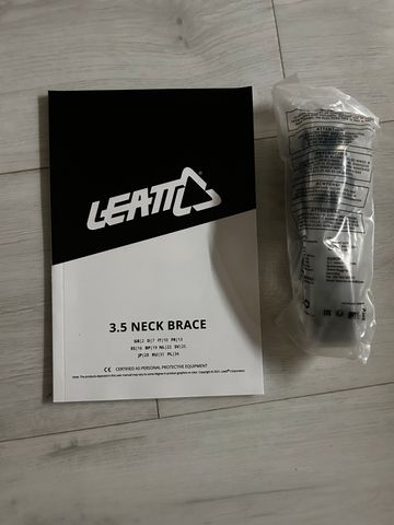 Gebrauchtes LEATT Neck Brace 3.5 2024 bike — Bild 3 von 3