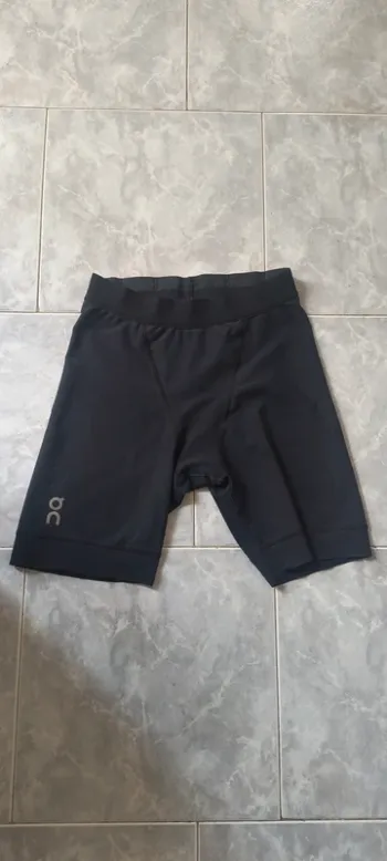 Käytetty On Running Tight Short Running Clothing