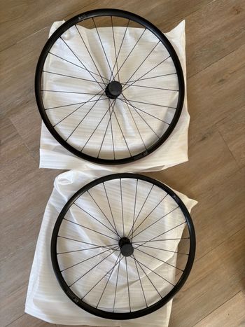 Used Dt Swiss R470 Wheelset Wheels