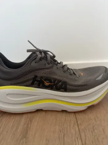 Used Orange Bondi 9 Running Shoes