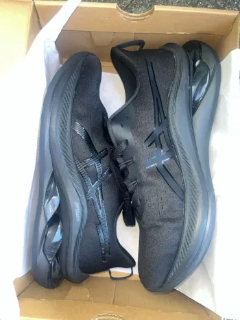 Used Asics GEL-Kinsei Max Running Shoes