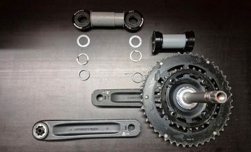 Fsa Omega AGX Kurbelgarnitur 46/30 – 175 mm inkl. BB86 Innenlager 2025 Drivetrain & Pedals usato