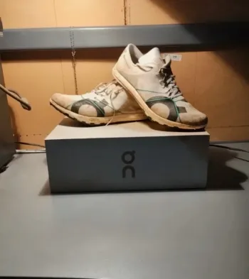 Used Scarpa Cloudspike Running Shoes