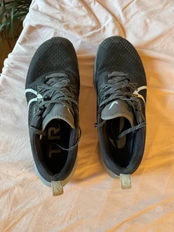 Used Nike Trail Running Shoes bike — image 3 of 5