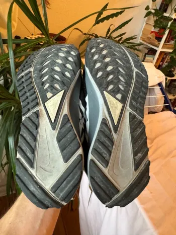 Used Nike Trail Running Shoes bike — image 4 of 5