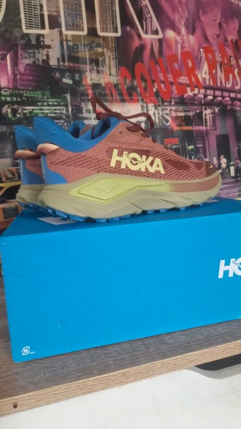 Used Hoka Challenger 8 bike — image 3 of 9