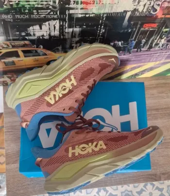 Used Hoka Challenger 8 bike — image 2 of 9