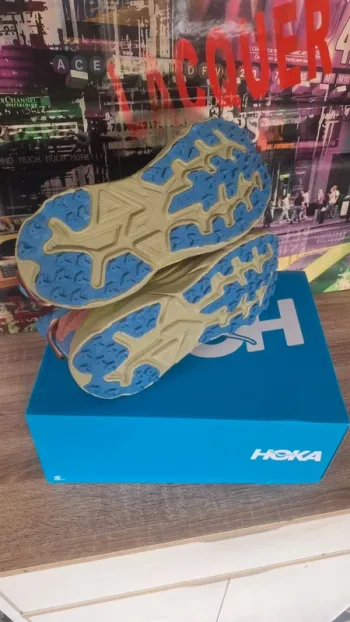 Used Hoka Challenger 8 bike — image 5 of 9